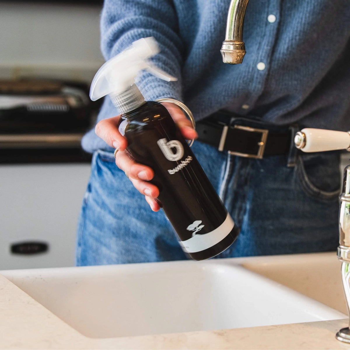 shaking bumboo cleaning bottle