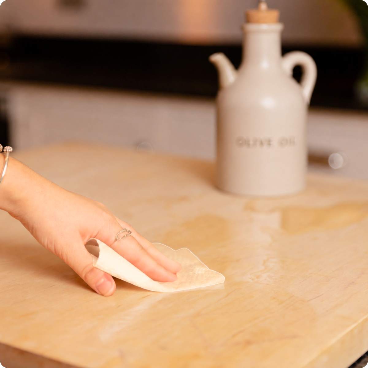 Wiping spillage with unwhitened kitchen roll